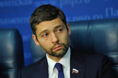 Депутат ГД РФ Александр Якубовский добился снижения цен на обмундирование