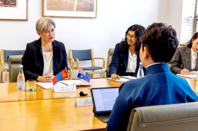 Ценный вклад в развитие страны: главы МИД Монголии и Австралии провели переговоры