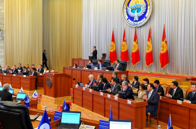 В Кыргызстане в один день уволили трех министров