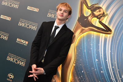 Звезда &laquo;Слова пацана&raquo; Леон Кемстач объяснил, почему не поступил в театральныйвидео